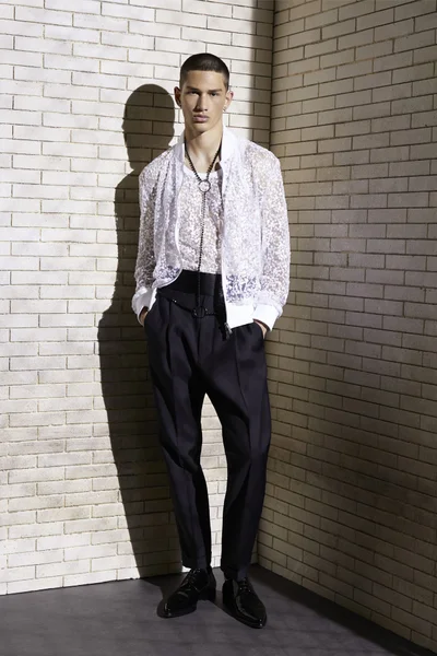 Look 32
